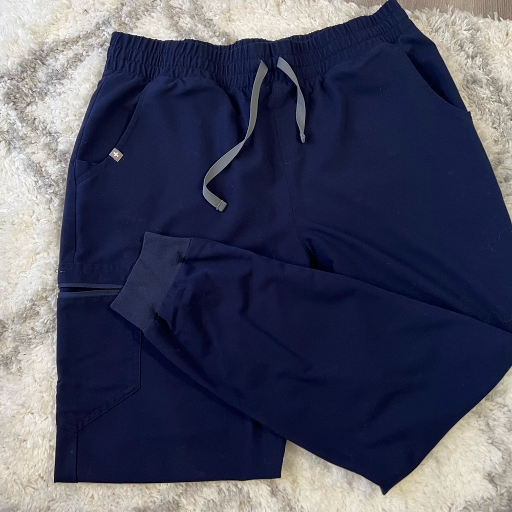 Women’s Figs Jogger Scrubs - worn once or twice. Perfect condition
